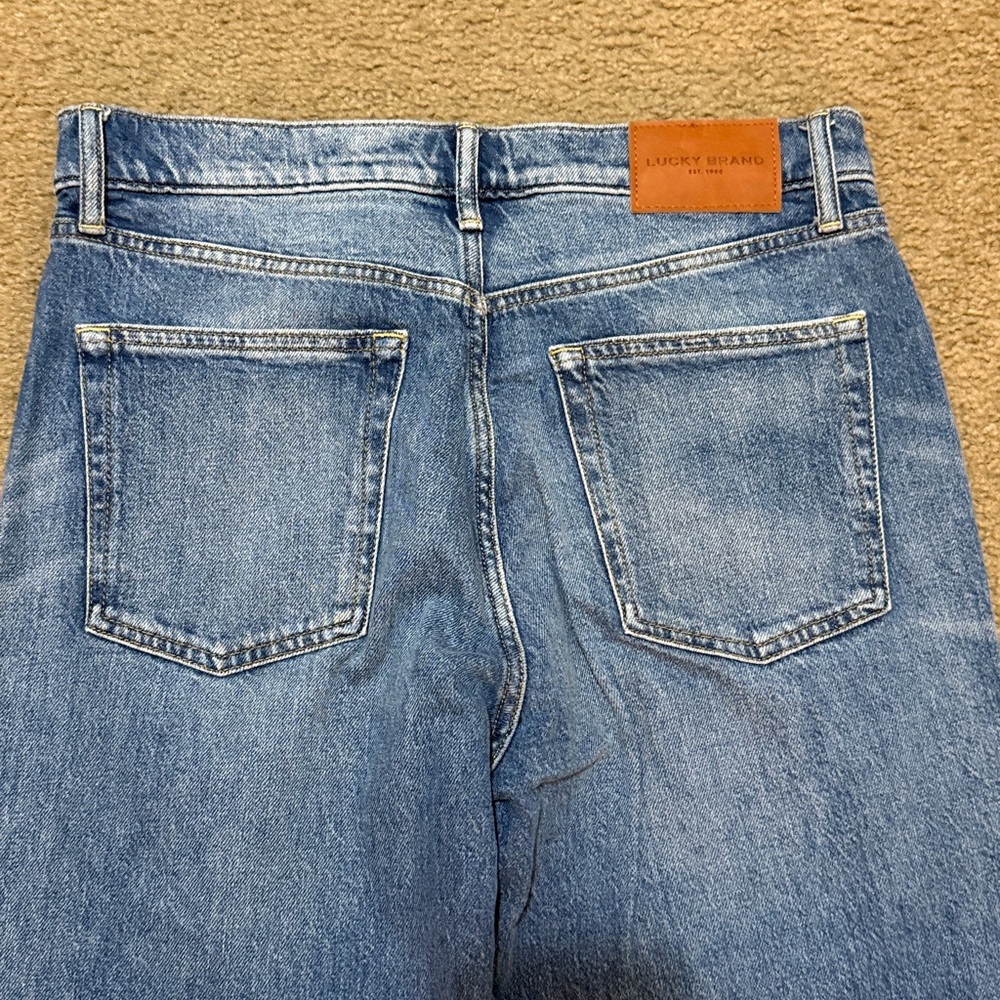 Lucky Brand Ladies Relaxed Fit Blue Jeans - Picture 8 of 9
